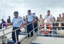 Kadisops dan Kadister Lanud RSA Natuna, Antar Wakil Ketua Komisi II DPR RI Tinjau PLBN Di Pulau Serasan