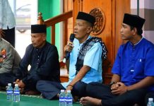 Sekda Lingga dan Istri Tebar Berkah di Bukit Harapan, Bantuan untuk Masjid dan Warga Mengalir di Hari ke-14 Ramadan