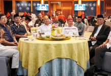 Wagub Kepri Nyanyang Hadiri Buka Puasa KKSS di Batam, Serahkan 100 Paket Sembako