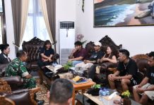 Penyanyi Viral Tabola Bale Kunjungi Lanud RSA Natuna, Perkuat Promosi Daerah